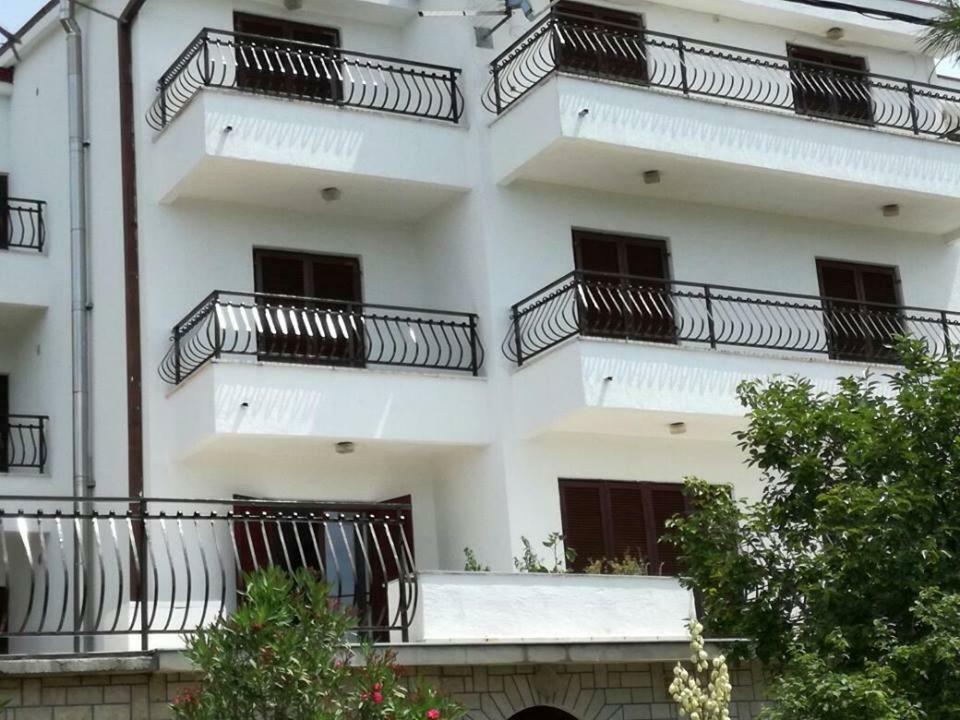 Hotel Sobe Za Odmor Jadran Dramalj Esterno foto